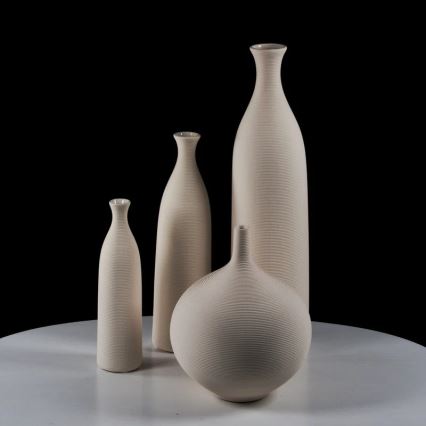 Vase en céramique blanc, hauteur 33 cm
