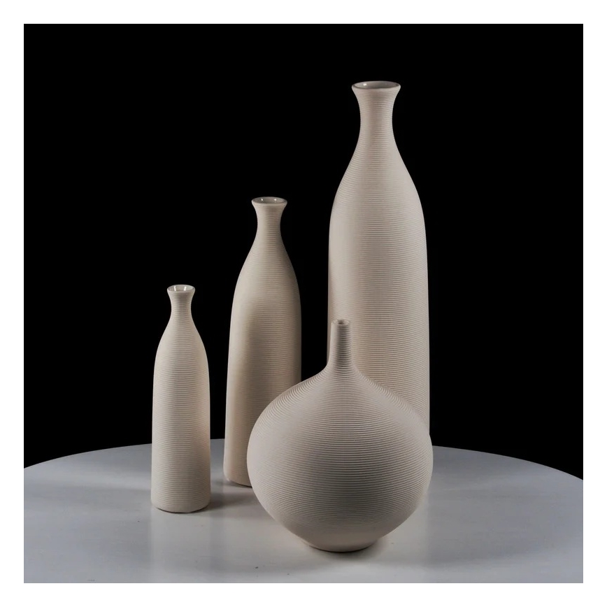 Vase en céramique blanc, hauteur 33 cm