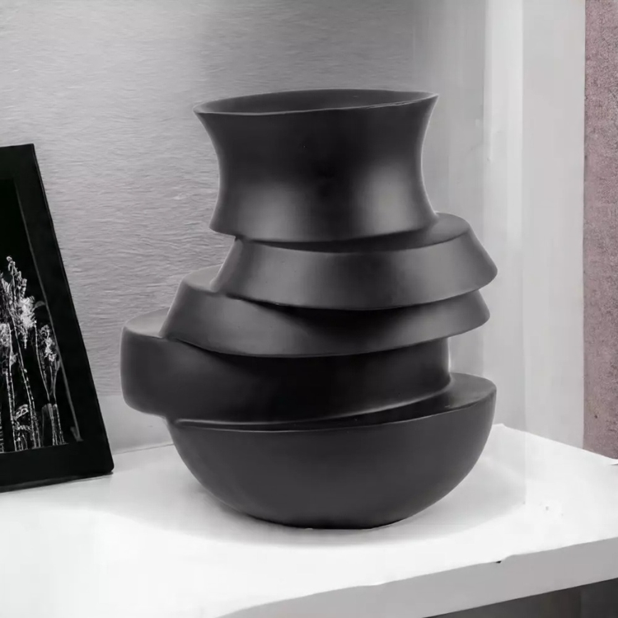 Vase en résine 38x33x36 cm - finition noir mat