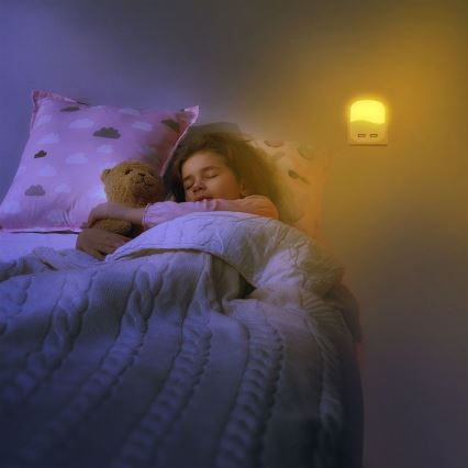 Veilleuse à brancher avec détecteur de crépuscule 2xUSB LED/0,45W/230V 3000K