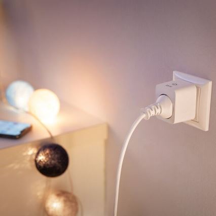 WiZ - Prise connectée E 2300W + compteur d'énergie Wi-Fi